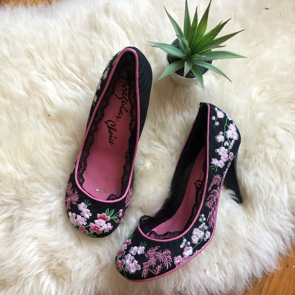 🌸Irregular choice suits you floral pinstripe heel